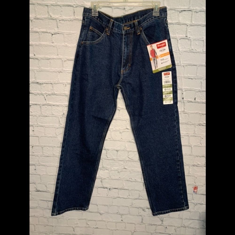 NWT Wrangler Flex Regular Fit jeans. 32x30